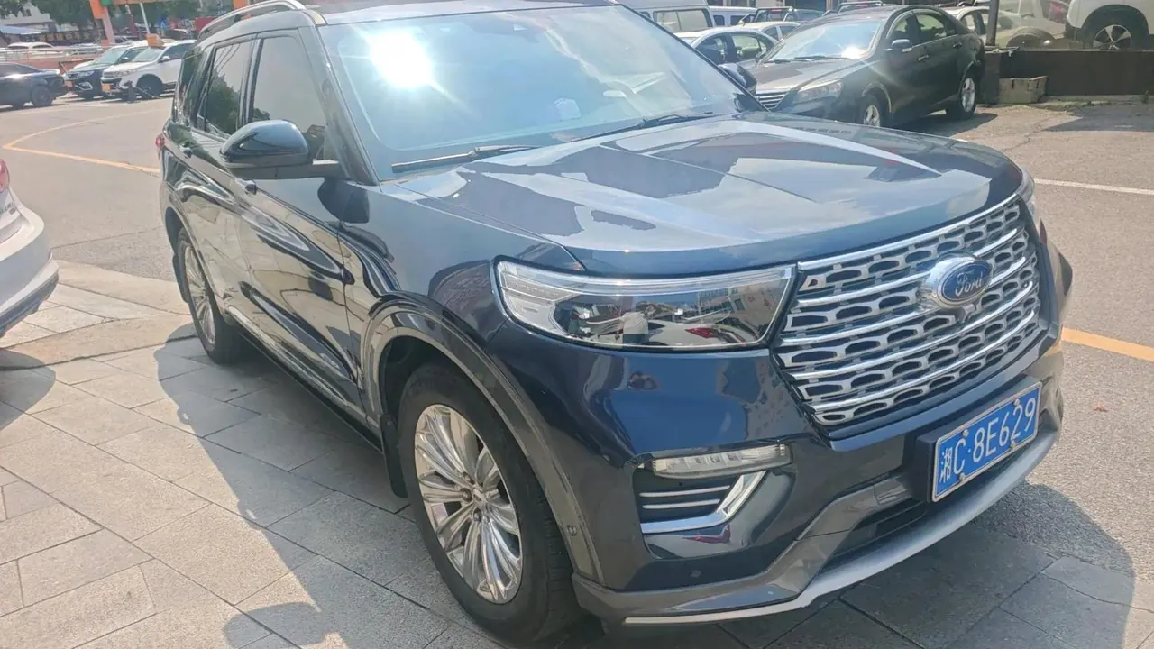 Explorer 2020 EcoBoost 285 Four-Wheel-Drive Titanium Edition, 7-Seater 2