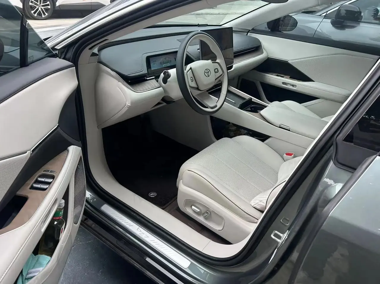 Toyota 2026 Platinum Intelligence 7 600 Pro Automatic Gear 2