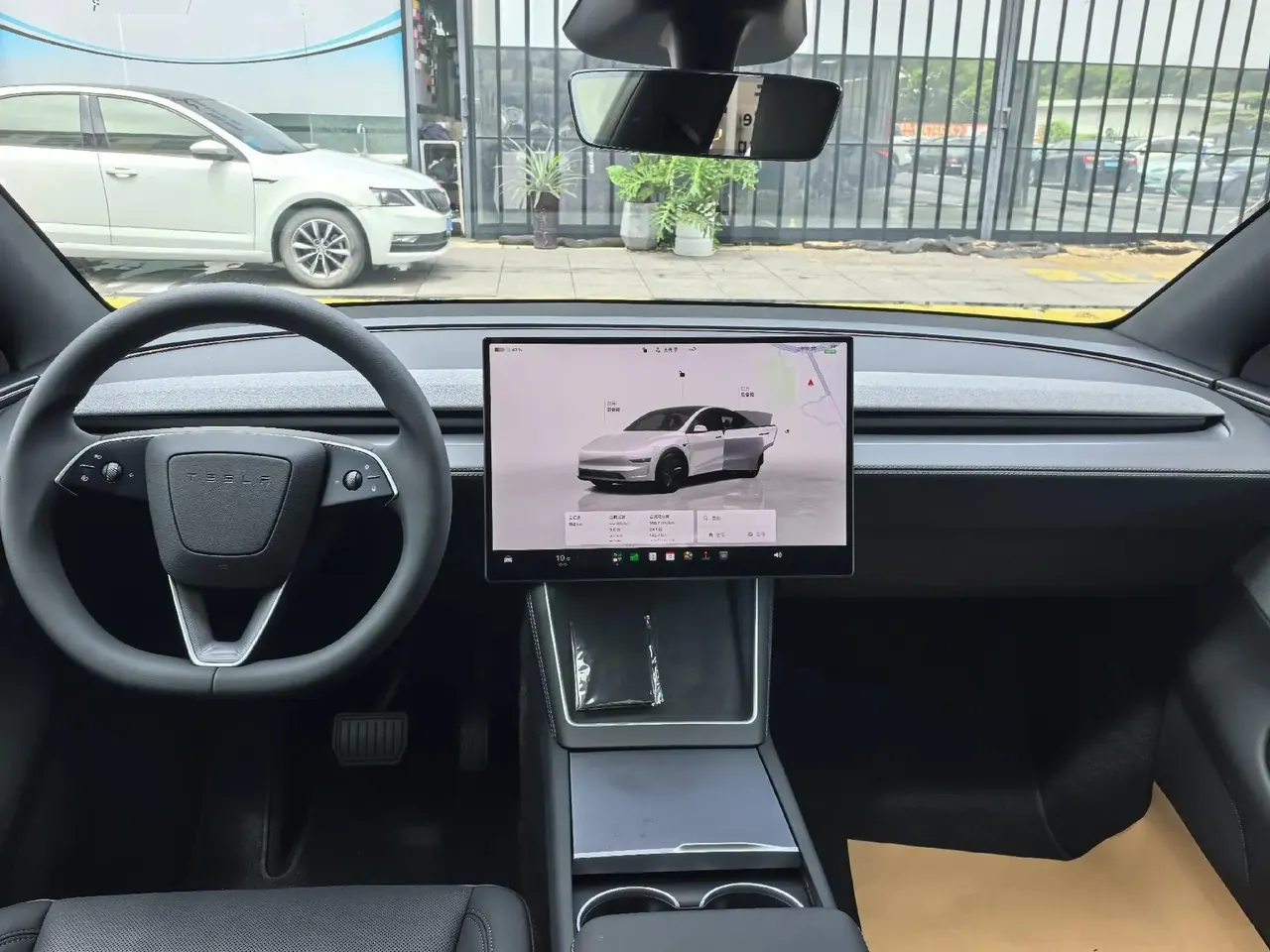 Tesla 2026 Model Y Rear-Wheel-Drive Automatic 6