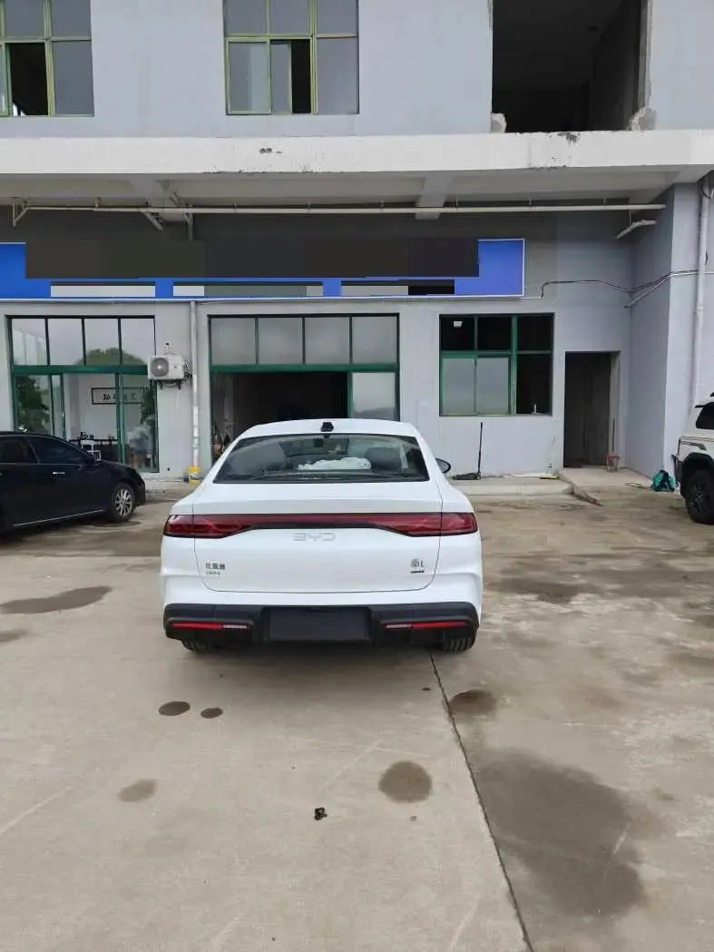 BYD 2026 Qin L DM-i 1.5 CVT 128KM Leading Edition Automatic 6