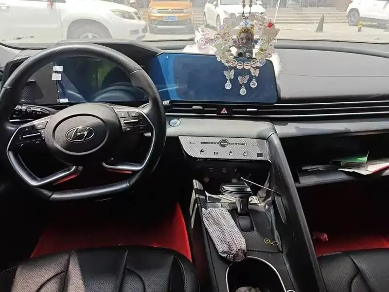 Elantra 2021 1.5L CVT Luxury Edition 4