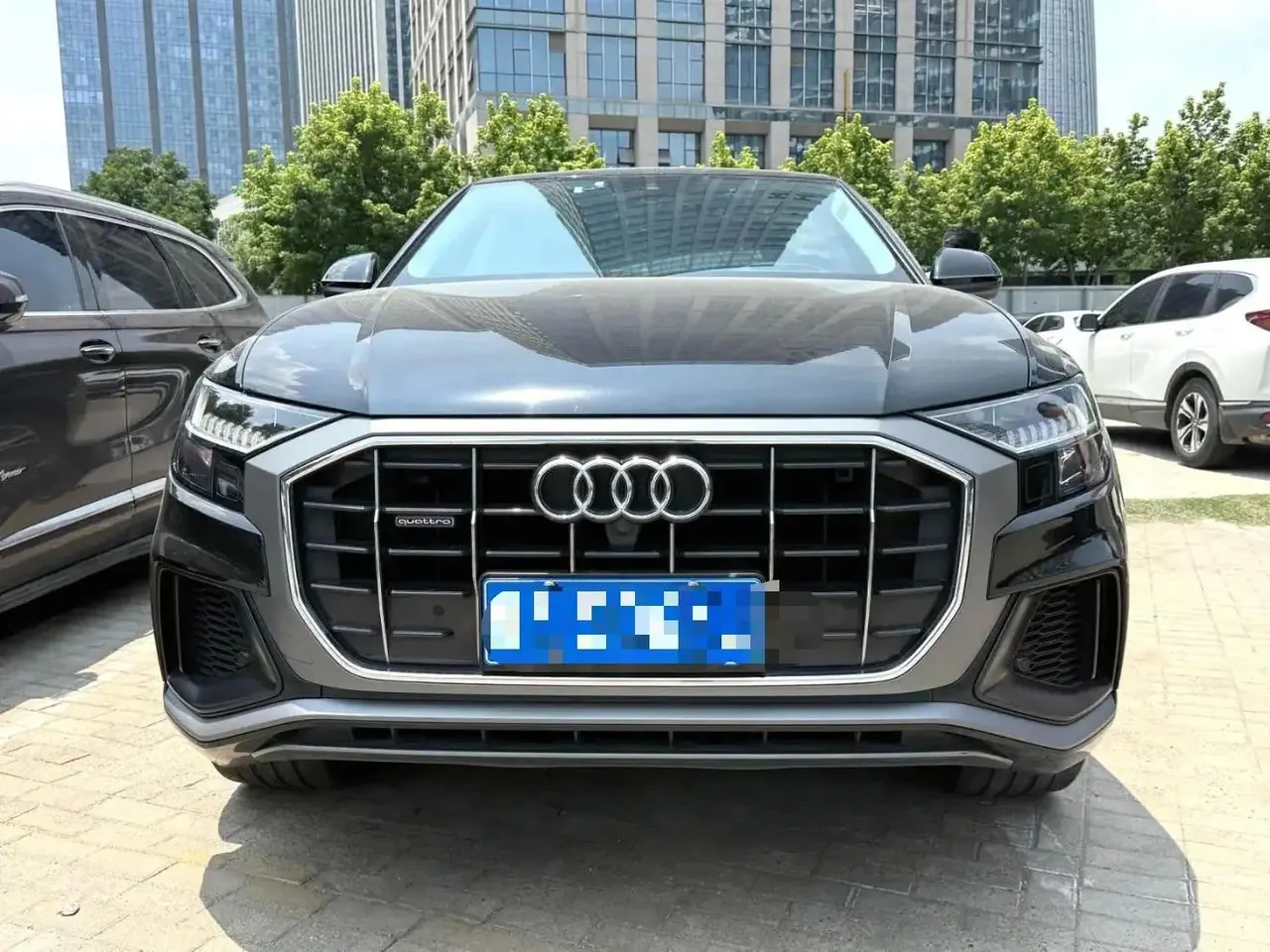 Audi Q8 2022 55 TFSI Deluxe Dynamic 2
