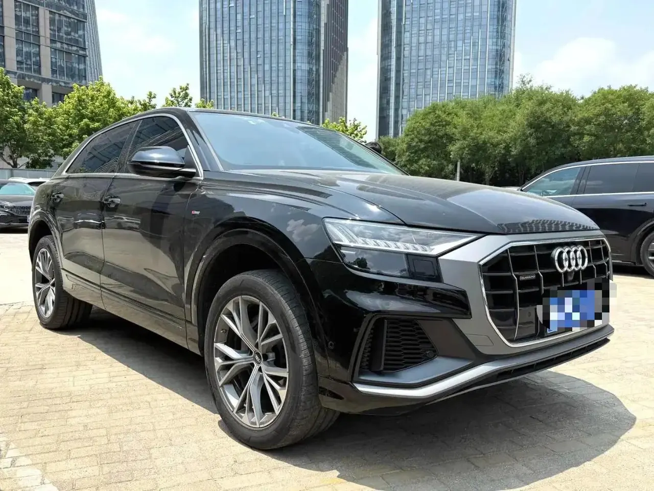 Audi Q8 2022 55 TFSI Deluxe Dynamic 3