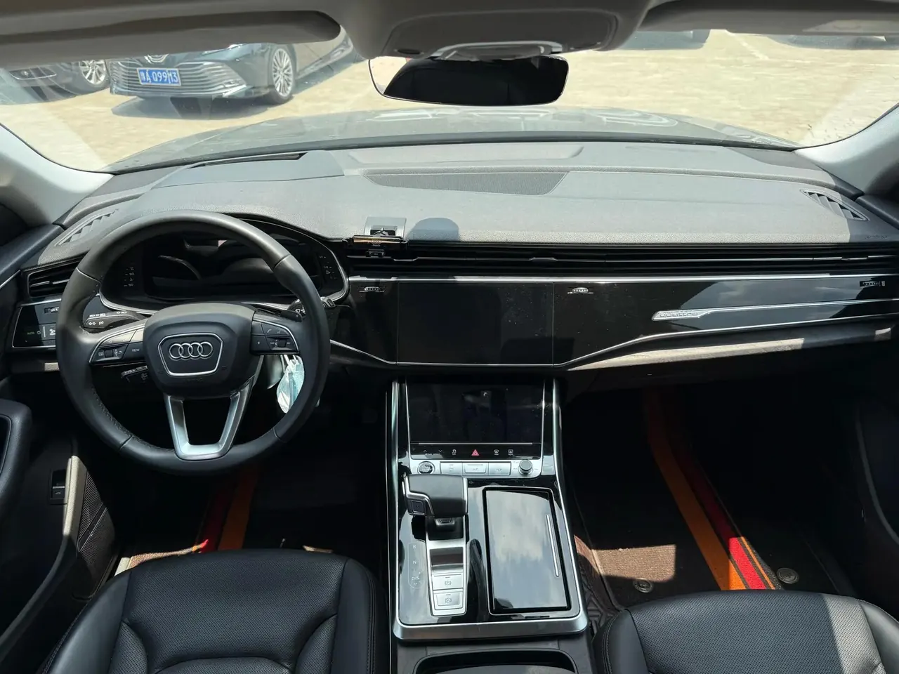 Audi Q8 2022 55 TFSI Deluxe Dynamic 4