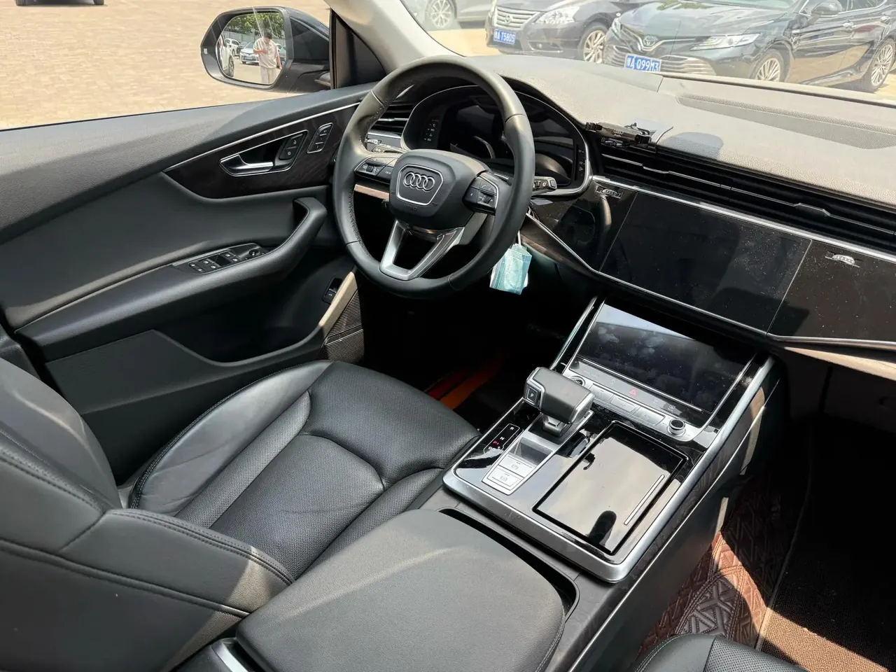Audi Q8 2022 55 TFSI Deluxe Dynamic 5