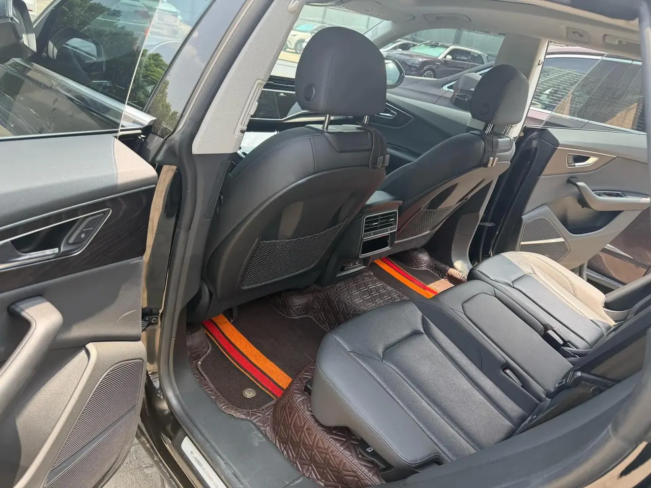 Audi Q8 2022 55 TFSI Deluxe Dynamic 6