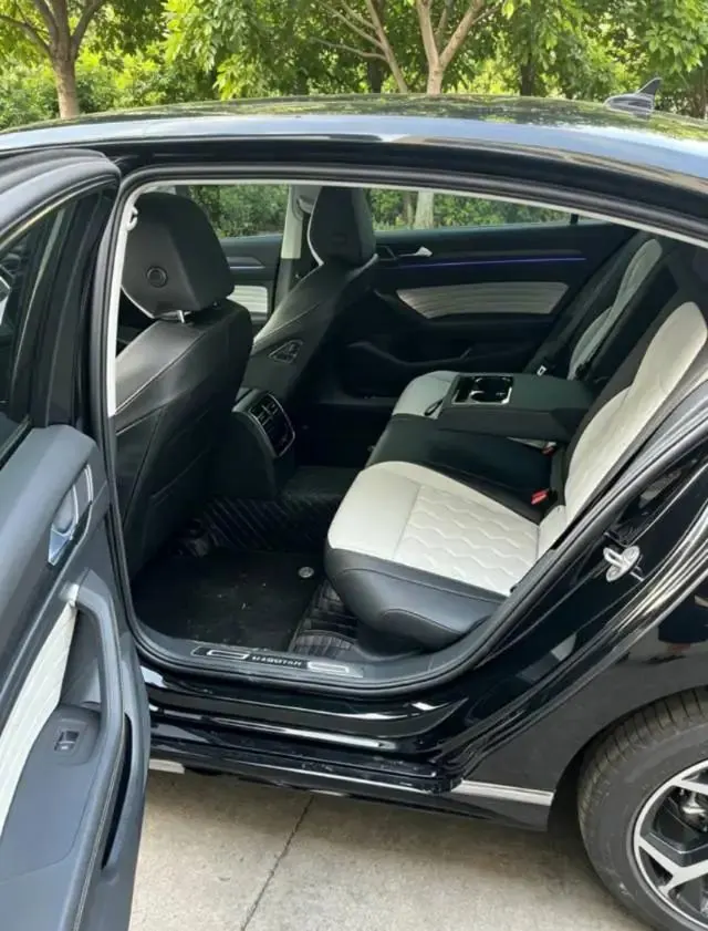 Volkswagen 2026 Magotan 2.0TSI 380TSI 30 Million Vehicles Selected Luxury Automatic 3