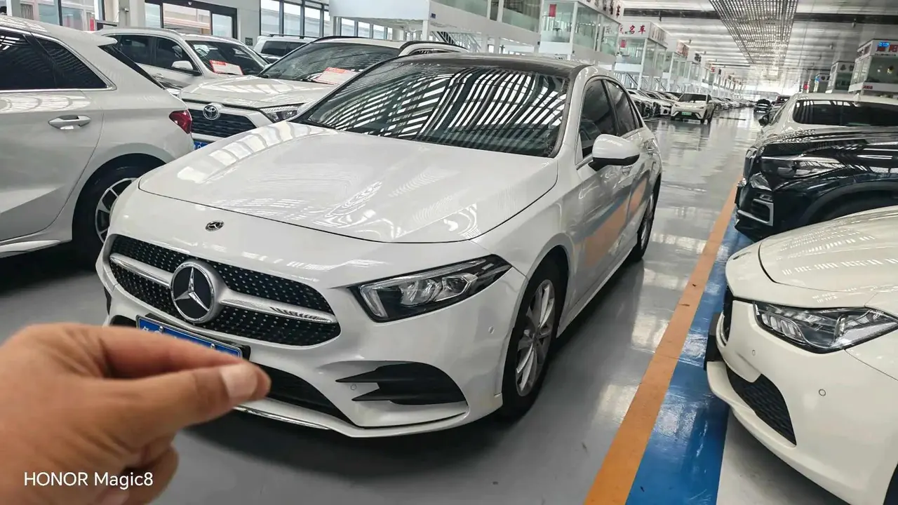 Открыть галерею: Mercedes Benz A- Class 2020 model facelift A 200 L Sport Sedan Luxury Edition