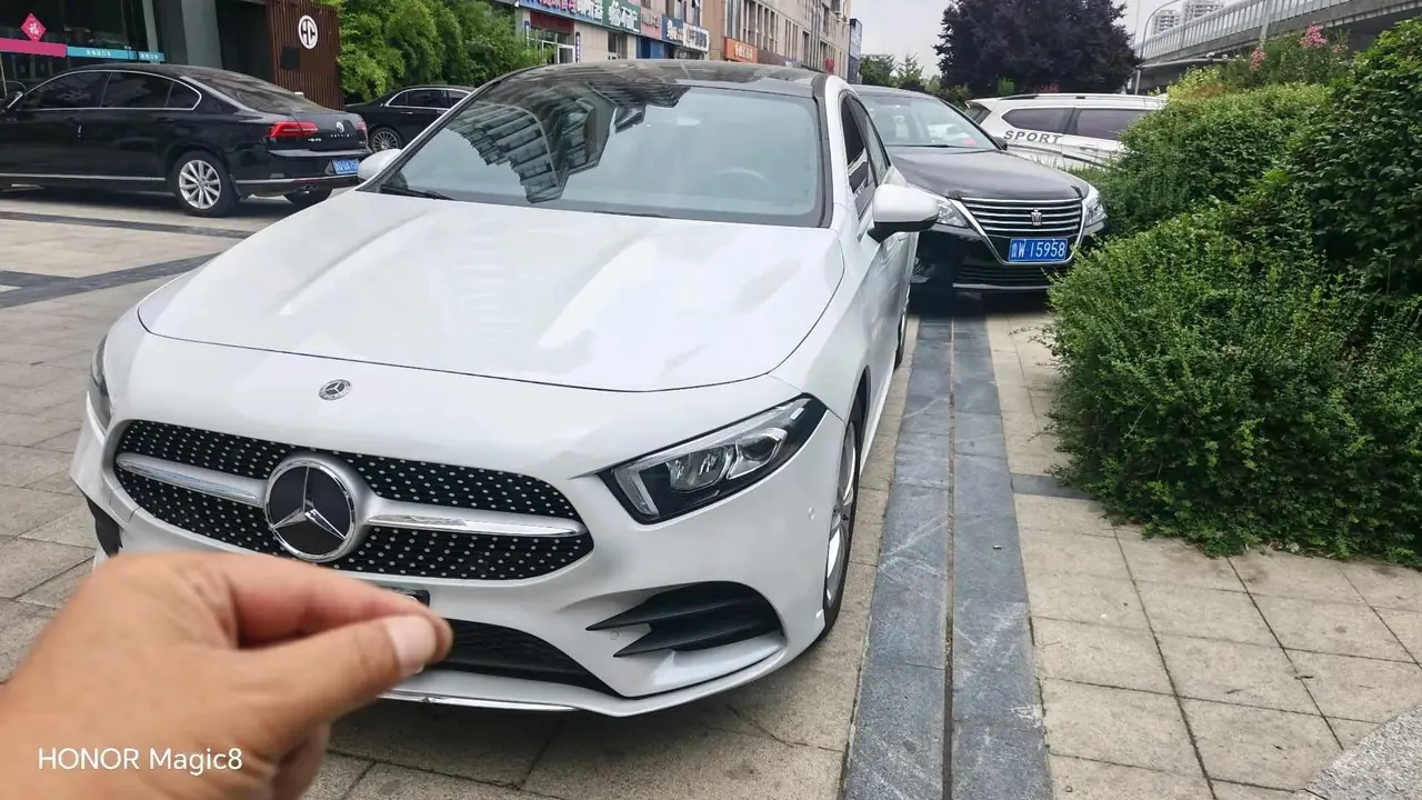 Mercedes Benz A- Class 2020 model facelift A 200 L Sport Sedan Luxury Edition 3