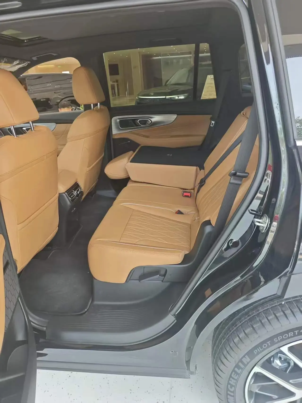 GAC Trumpchi 2025 GS8 2.0T GDI Flagship Series, Two-Wheel Drive Luxury 5-Seater, Automatic Transmission 5