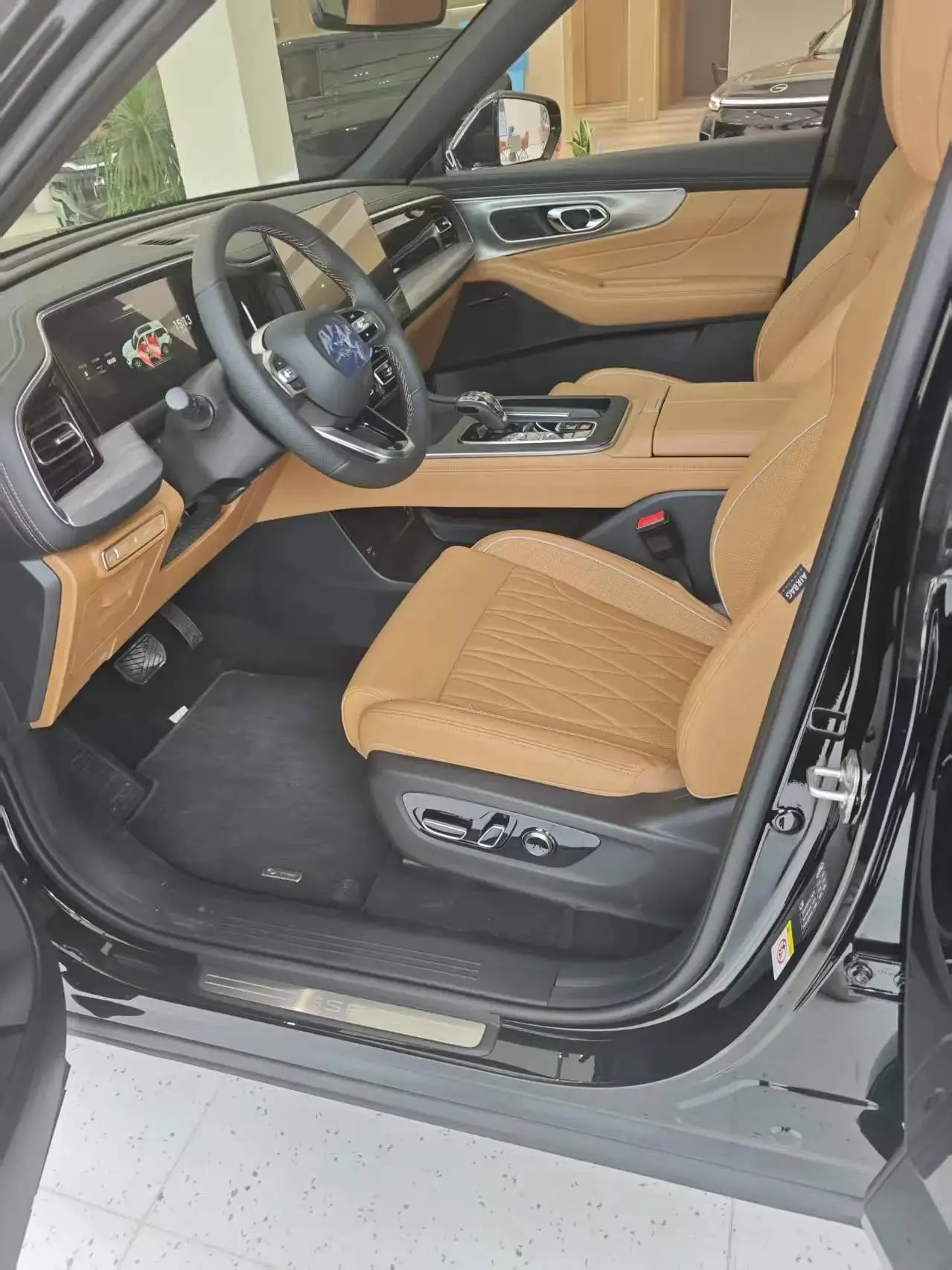 GAC Trumpchi 2025 GS8 2.0T GDI Flagship Series, Two-Wheel Drive Luxury 5-Seater, Automatic Transmission 6