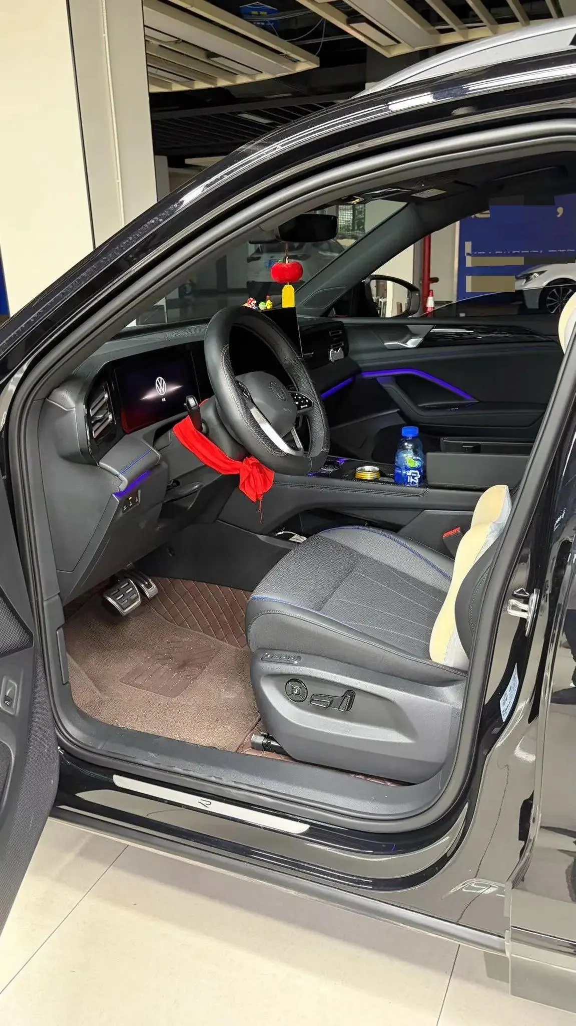 大众 2026款 途观L PRO 2.0TSI 380TSI 两驱R-Line领航版 自动挡 2