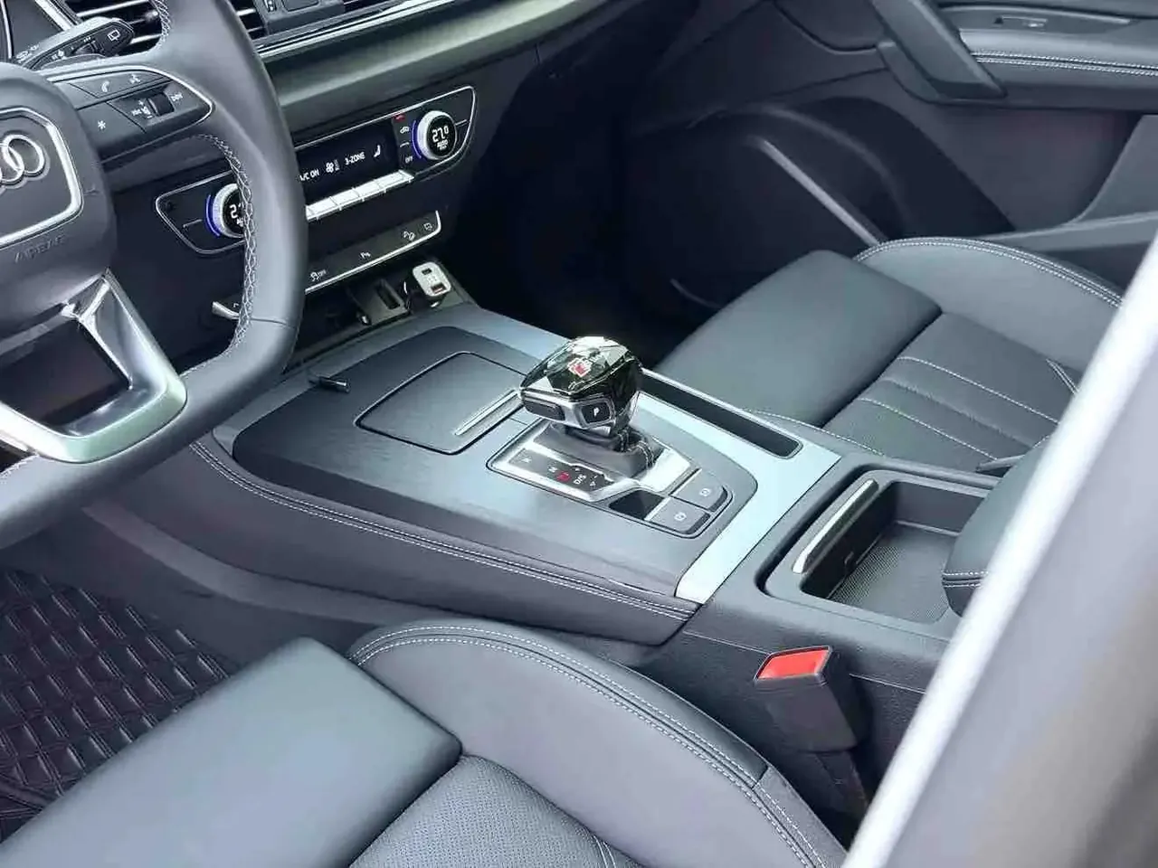 Audi 2025 Q5L 2.0TFSI 40TFSI Fashion Dynamic Edition, automatic transmission 3