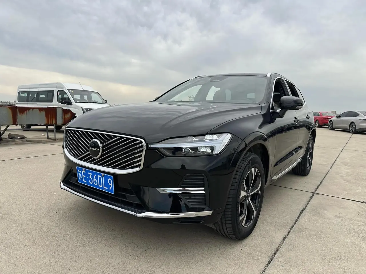 Open image lightbox: Volvo 2026 XC60 48V 2.0T B5 4-wheel-drive Zhiyi Deluxe Edition Automatic Gear