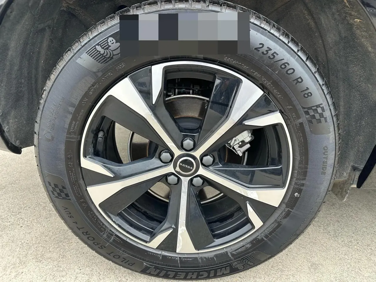 Volvo 2026 XC60 48V 2.0T B5 4-wheel-drive Zhiyi Deluxe Edition Automatic Gear 4