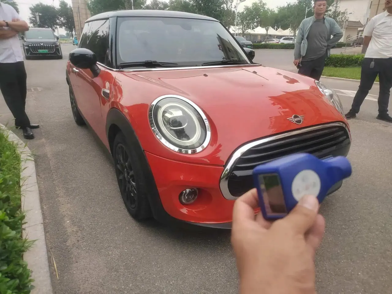 2020 MINI 1.5T Cooper Classic Edition, Three-Door Brilliant Color Version 2