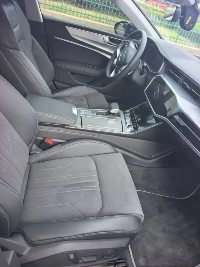 Audi 2024 A7L 2.0TFSI 45TFSI Luxury Automatic 2
