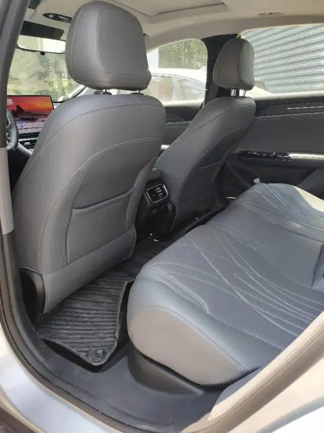 Geely Galaxy 2025 L6 EM-i 1.5 140km Starship Edition Automatic Gear 3