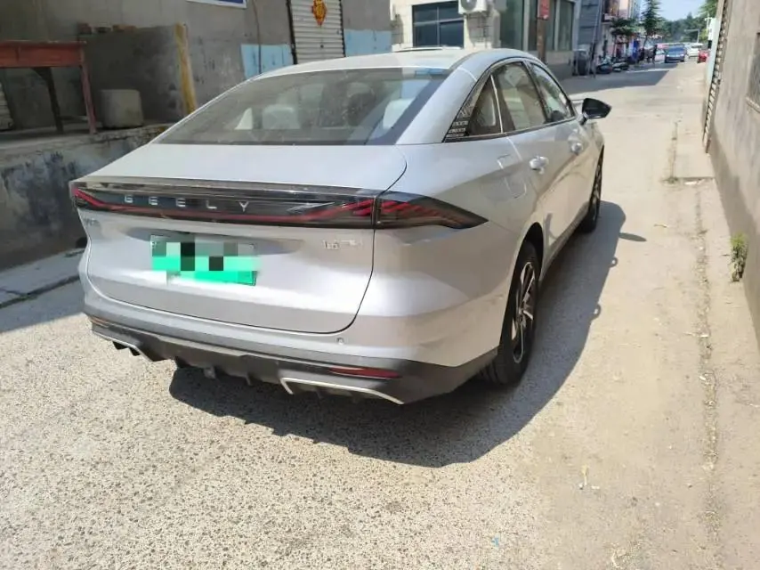 Geely Galaxy 2025 L6 EM-i 1.5 140km Starship Edition Automatic Gear 6