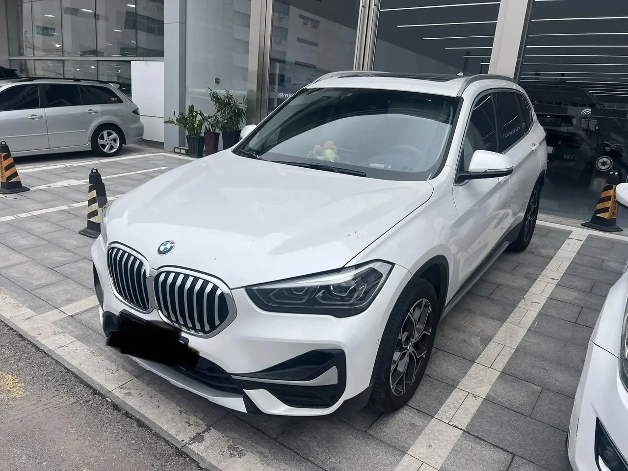 Open image lightbox: BMW X1 2020 sDrive20Li exclusive type