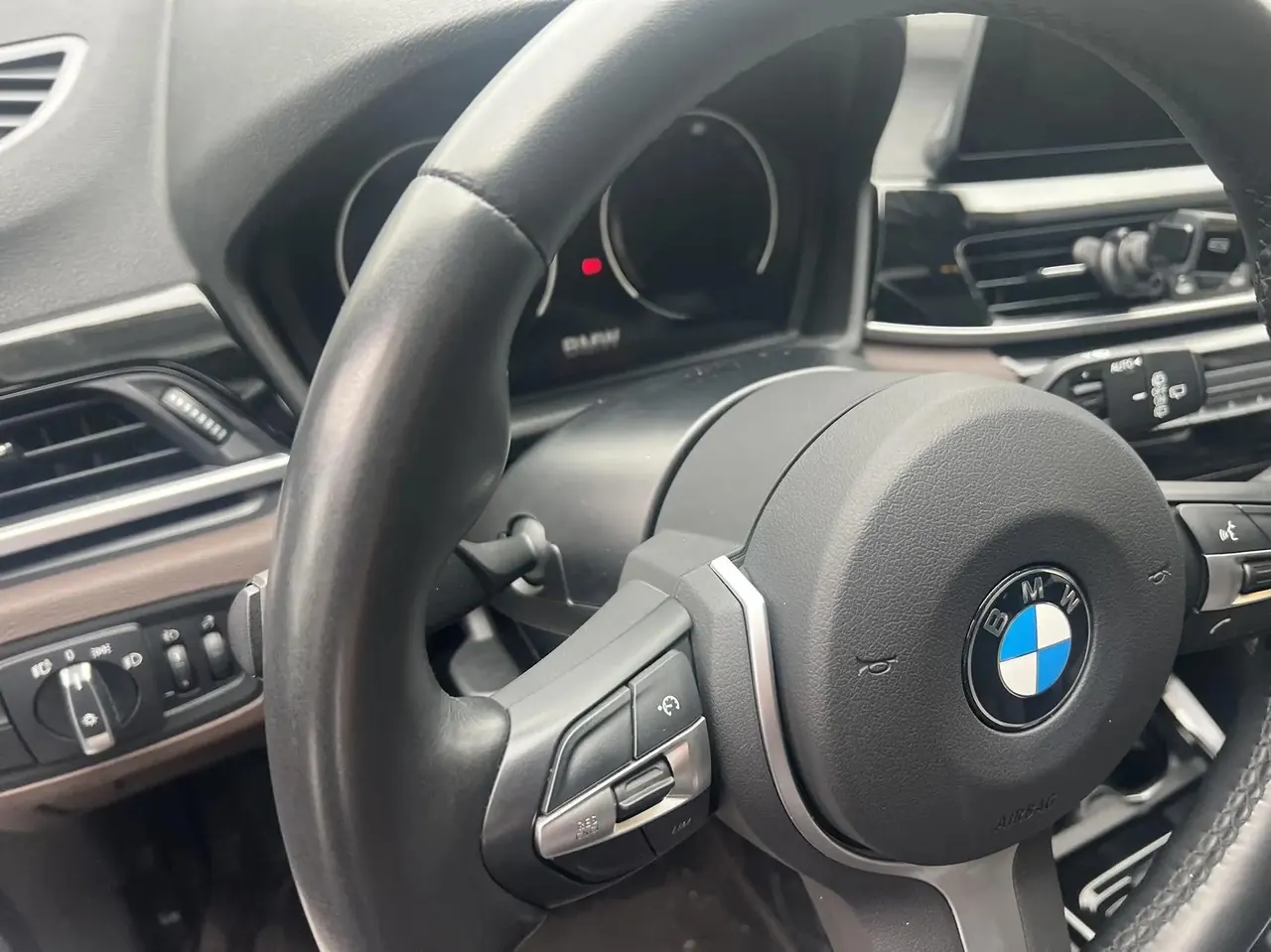 BMW X1 2020 sDrive20Li exclusive type 4