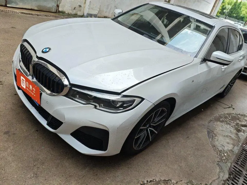 Открыть галерею: BMW 3 Series 2021 Change 2 320Li M Sports Suit
