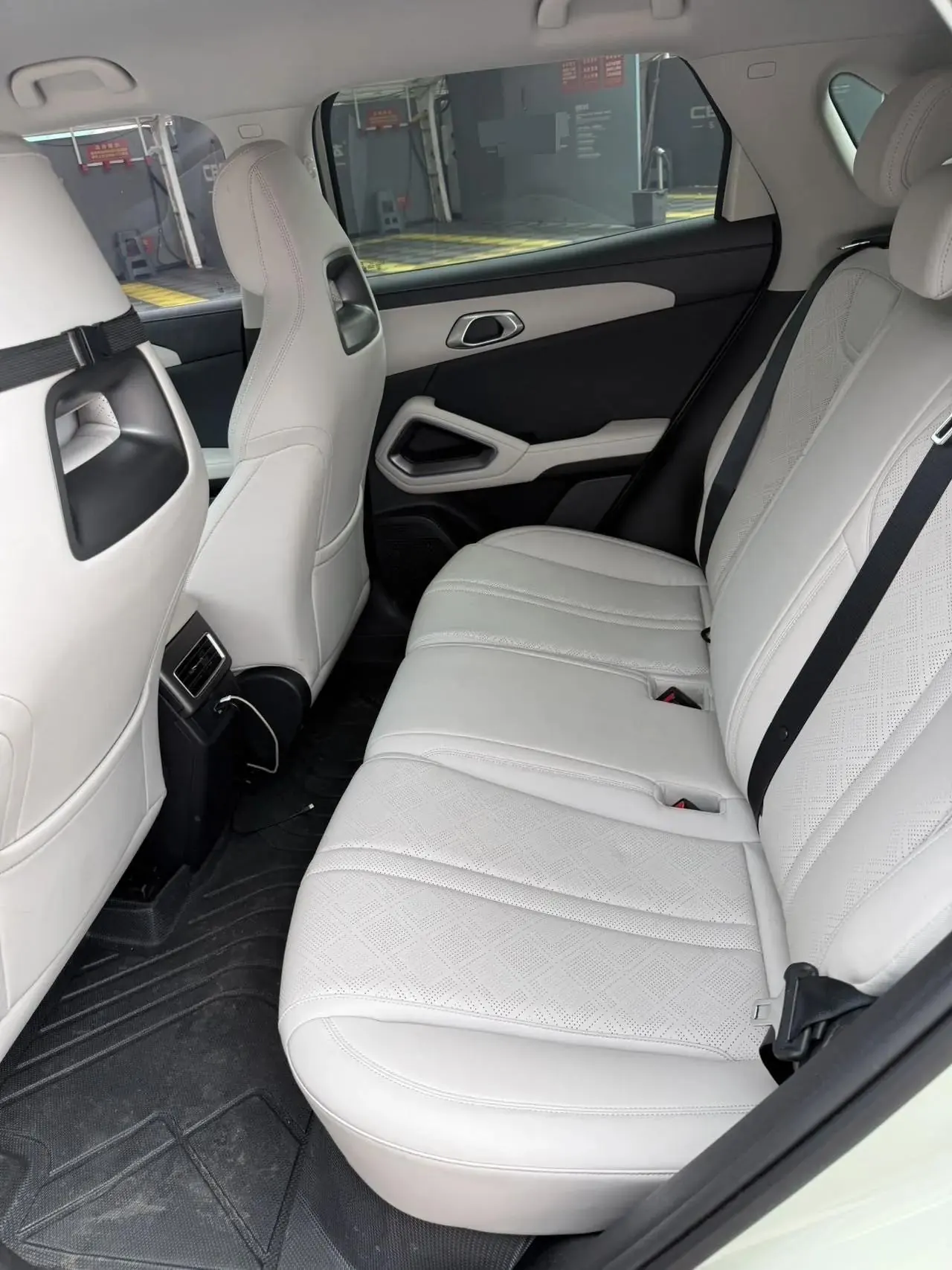 BYD 2025 Yuan UP 301KM Pilot Automatic Gear 5