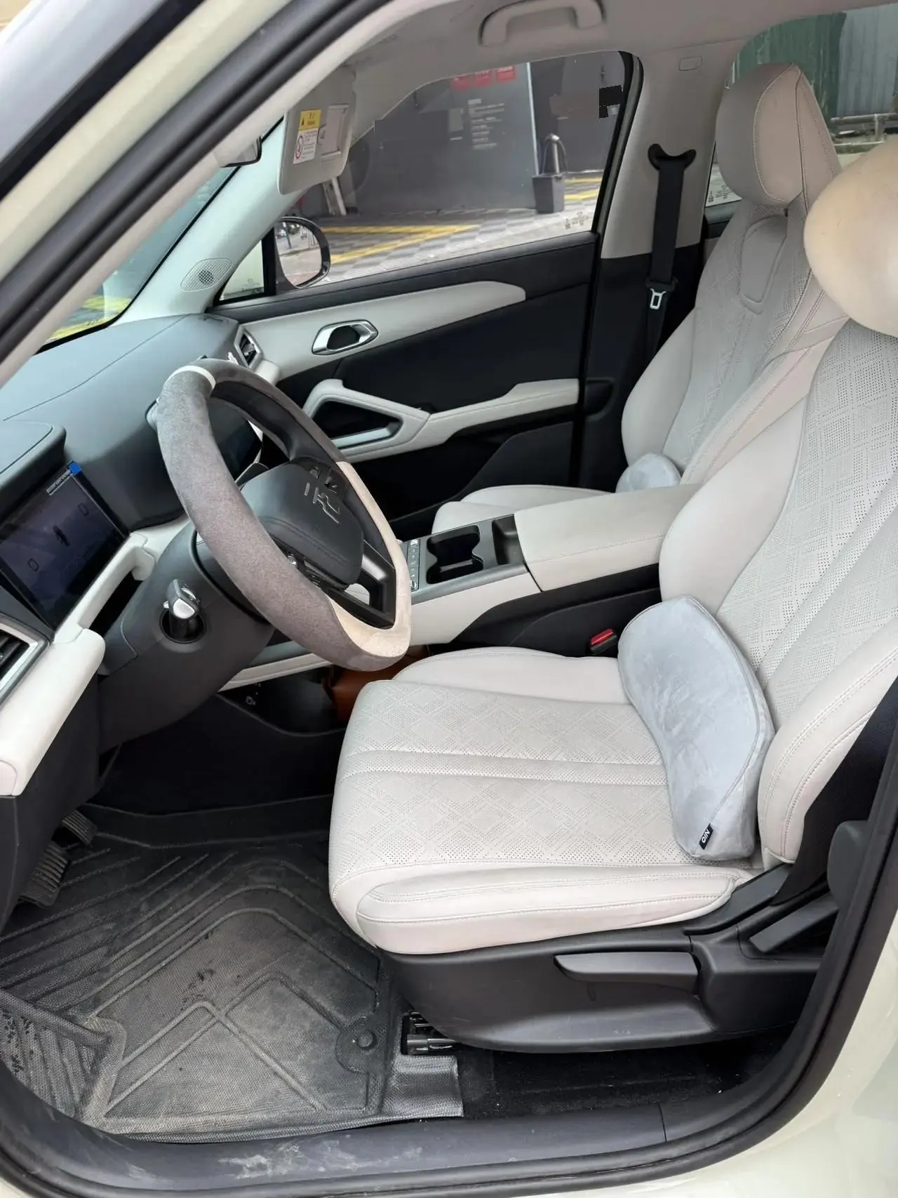 BYD 2025 Yuan UP 301KM Pilot Automatic Gear 6