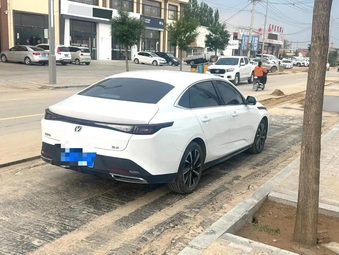 ChangAn 2025 Eado 1.5T Blue Whale 500Bar Prestige Automatic 4