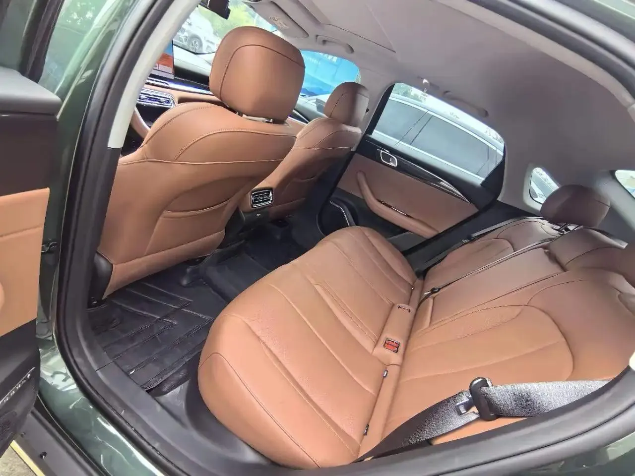Geely 2026 Emgrand -3-compartment 1.5T Flagship Automatic Gear 4