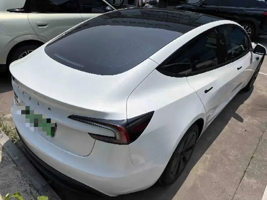 Tesla 2025 Model 3 Rear-Wheel Drive (Refreshed) Automatic 3
