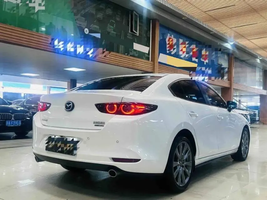 马自达 3昂克赛拉 2025款 马自达3 昂克赛拉-三厢 2.0 质耀版 自动挡 6