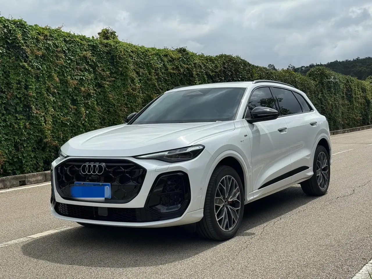 Open image lightbox: Audi 2026 Q5L 20 T 10 million users exclusive version of automatic gear