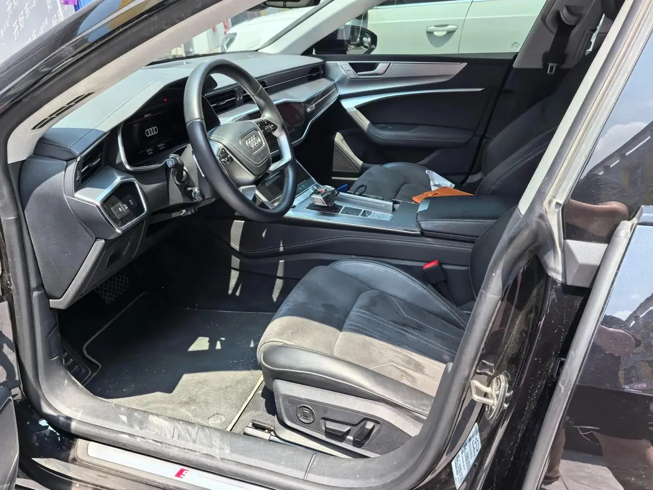 Audi 2024 A7L 2.0TFSI 45TFSI Luxury Automatic 3