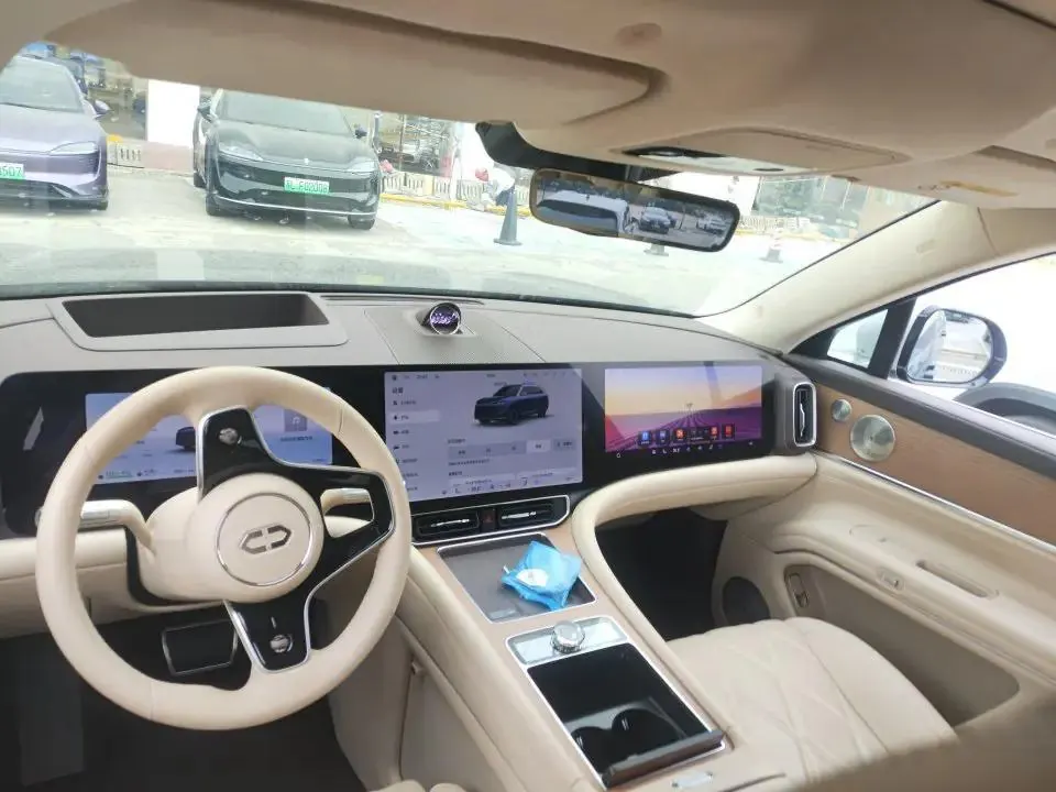 AITO 2025 Model AITO M9 Range-Extended Ultra Version 52kWh 6-Seater Automatic 4