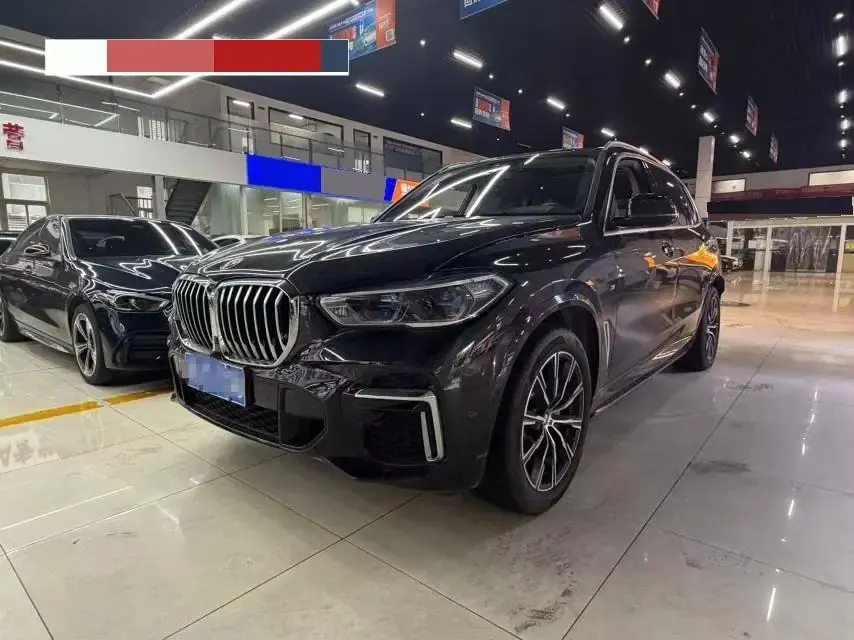 Open image lightbox: BMW X5 2022 model change xDrive 30Li exclusive m sports suit