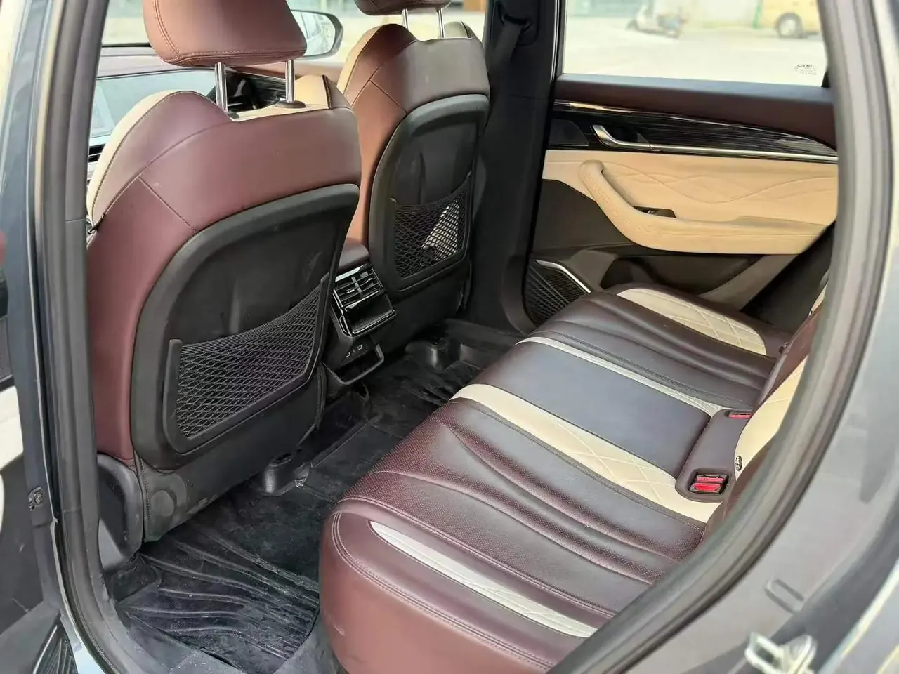XingyueL (Monjaro) 2024 model, 2.0TD high-power automatic two-wheel-drive Cloud Rising Edition 4