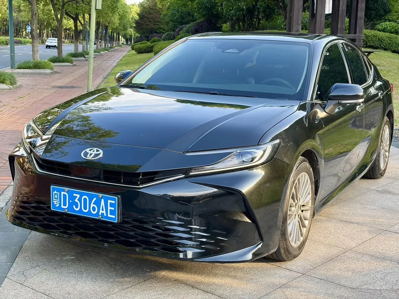 Open image lightbox: Toyota 2024 Camry 2.0GVP CVT Luxury Edition Automatic