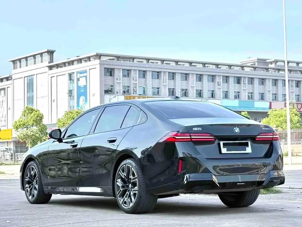 BMW 5 Series 2025 Model 530Li 48V 2.0T Luxury Version M Sport Package Automatic 6