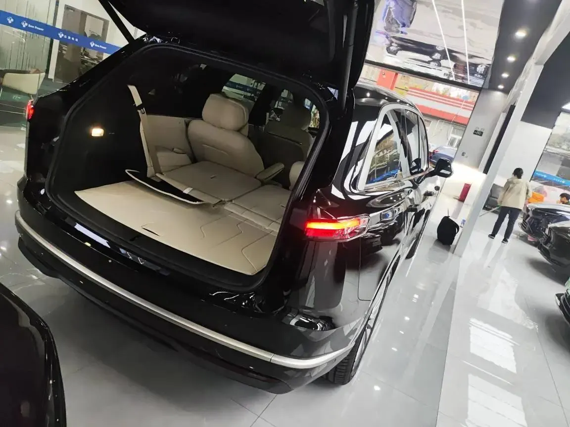 ONVO 2025 L90 Max six-seat automatic gear 2