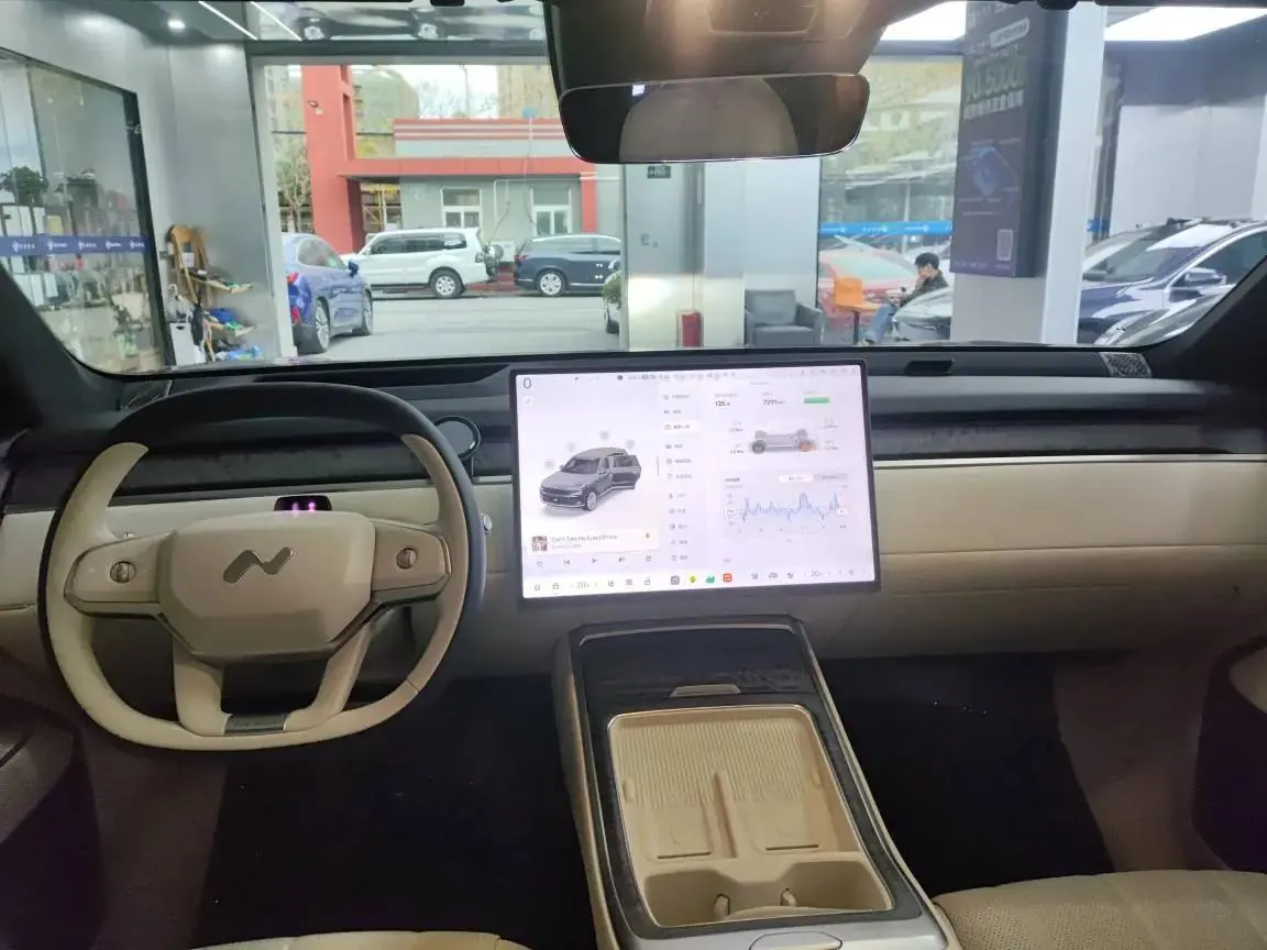 ONVO 2025 L90 Max six-seat automatic gear 4