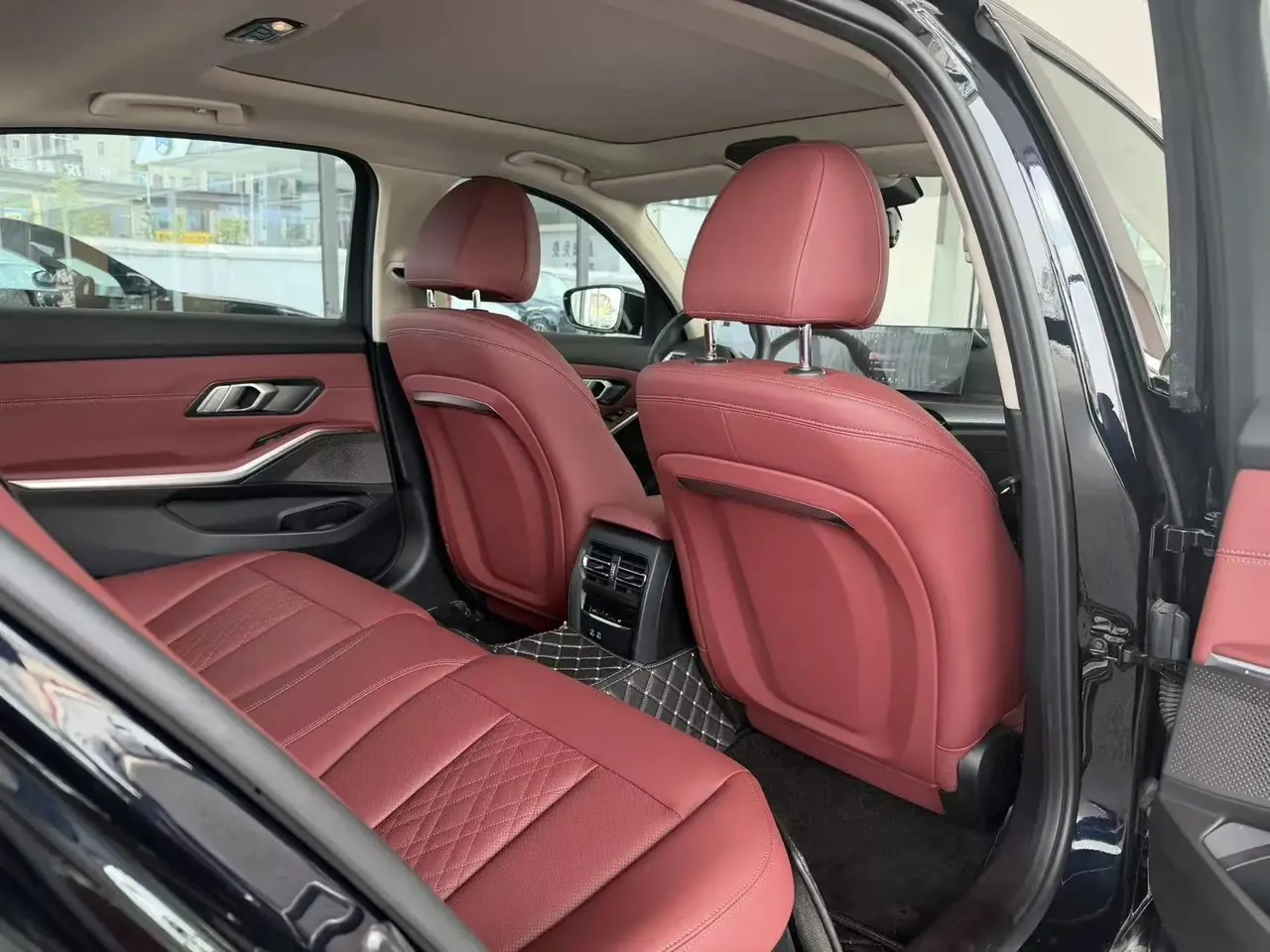 BMW 2025 i3 eDrive 40 L obsidian night suit automatic gear 3