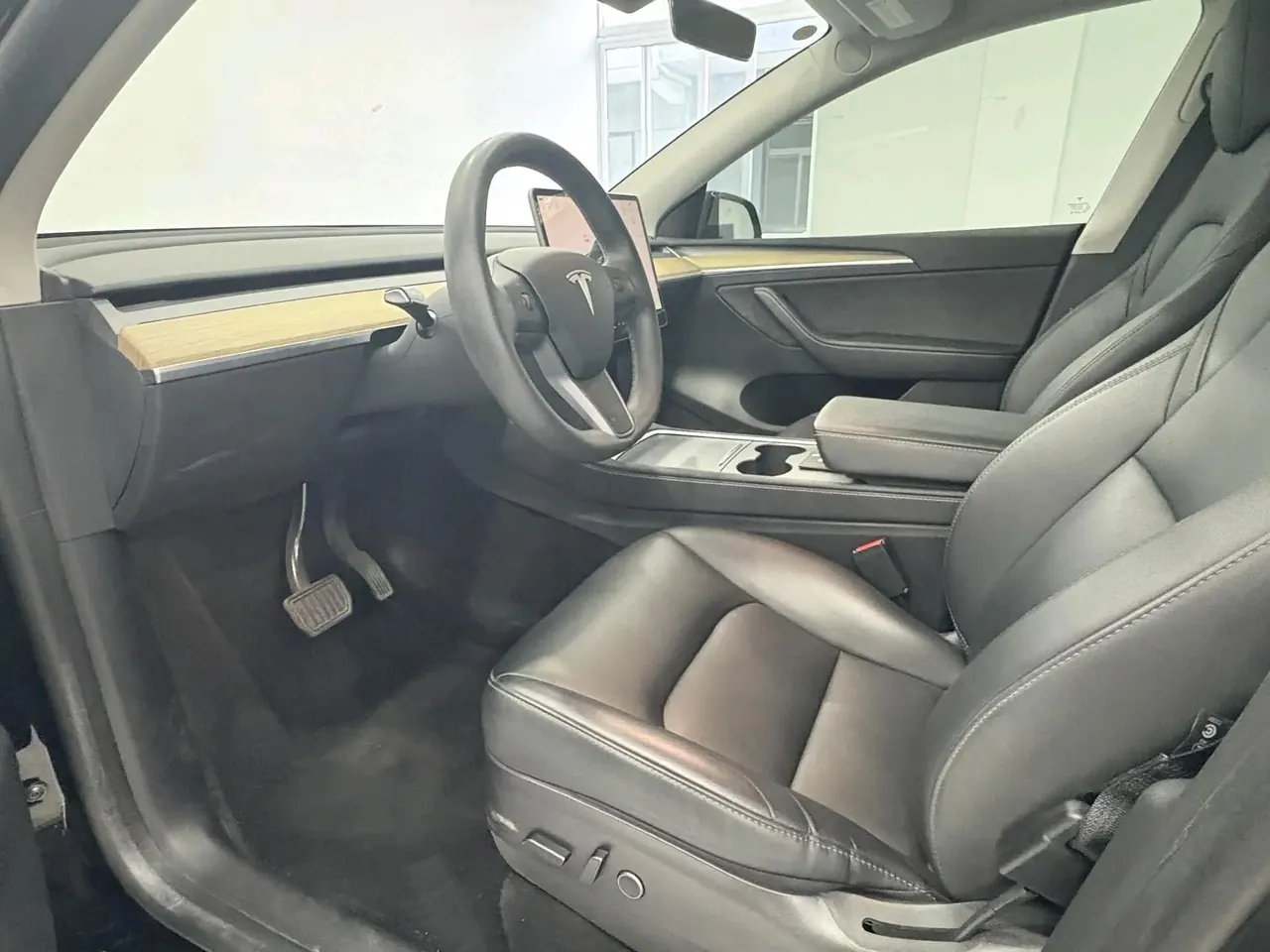 2022 Model Y Refreshed Rear-Wheel-Drive Version 2