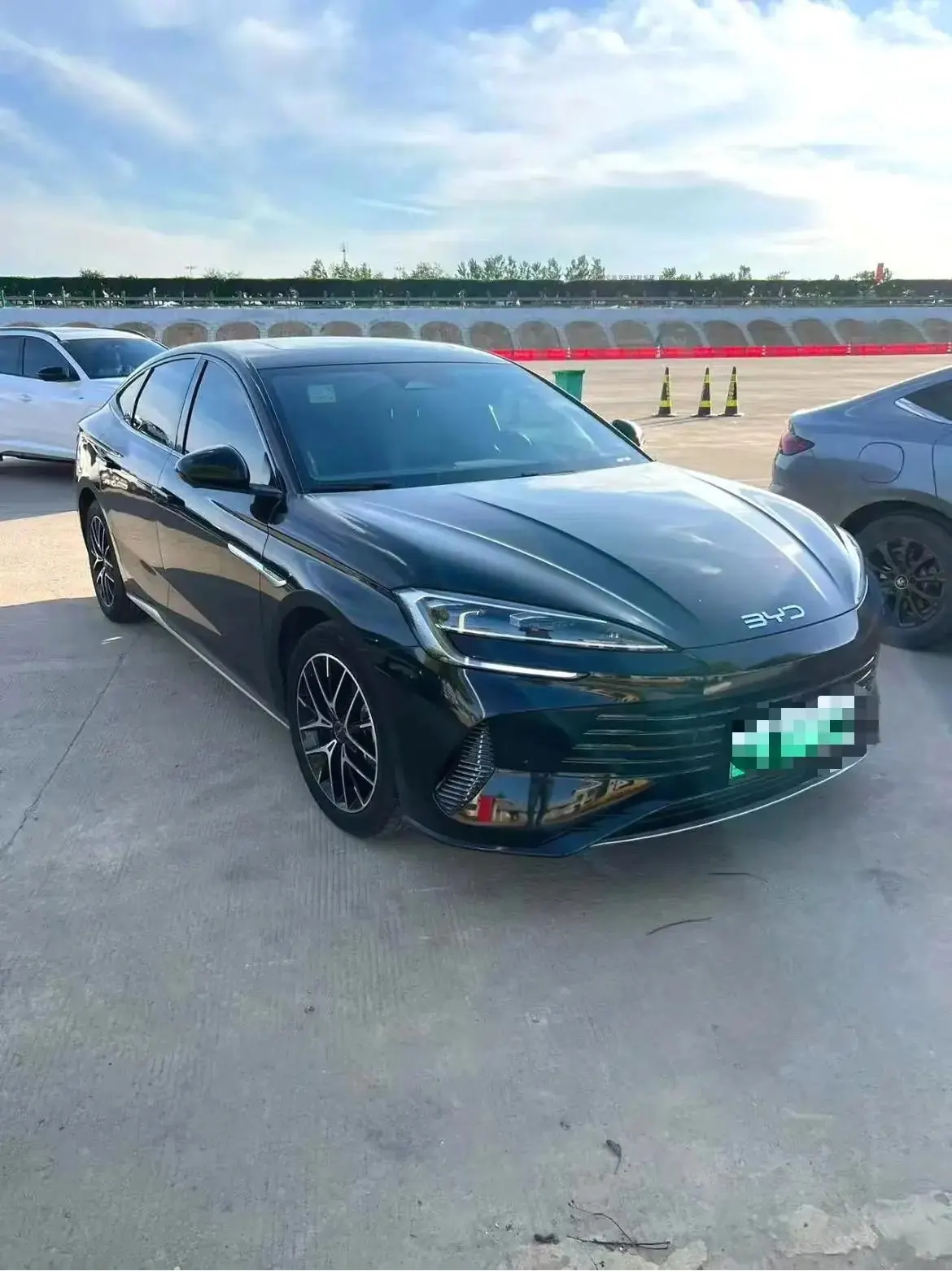 BYD 2023 Seal DM-i 1.5T Stepless 121km Flagship Automatic Gear 2