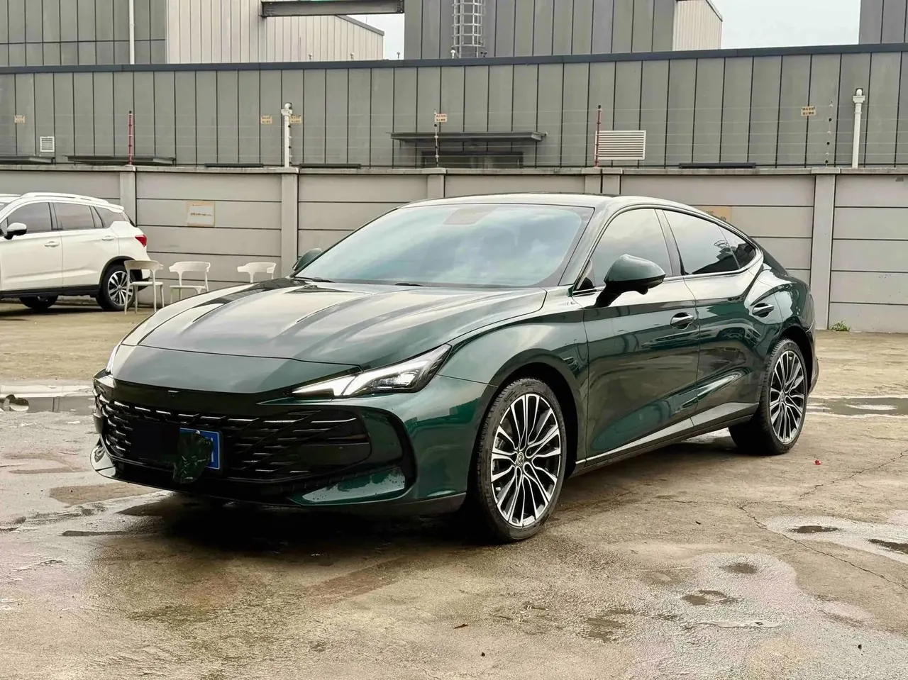 Open image lightbox: MG7 2023 2.0T Auto-hunting Luxury Edition