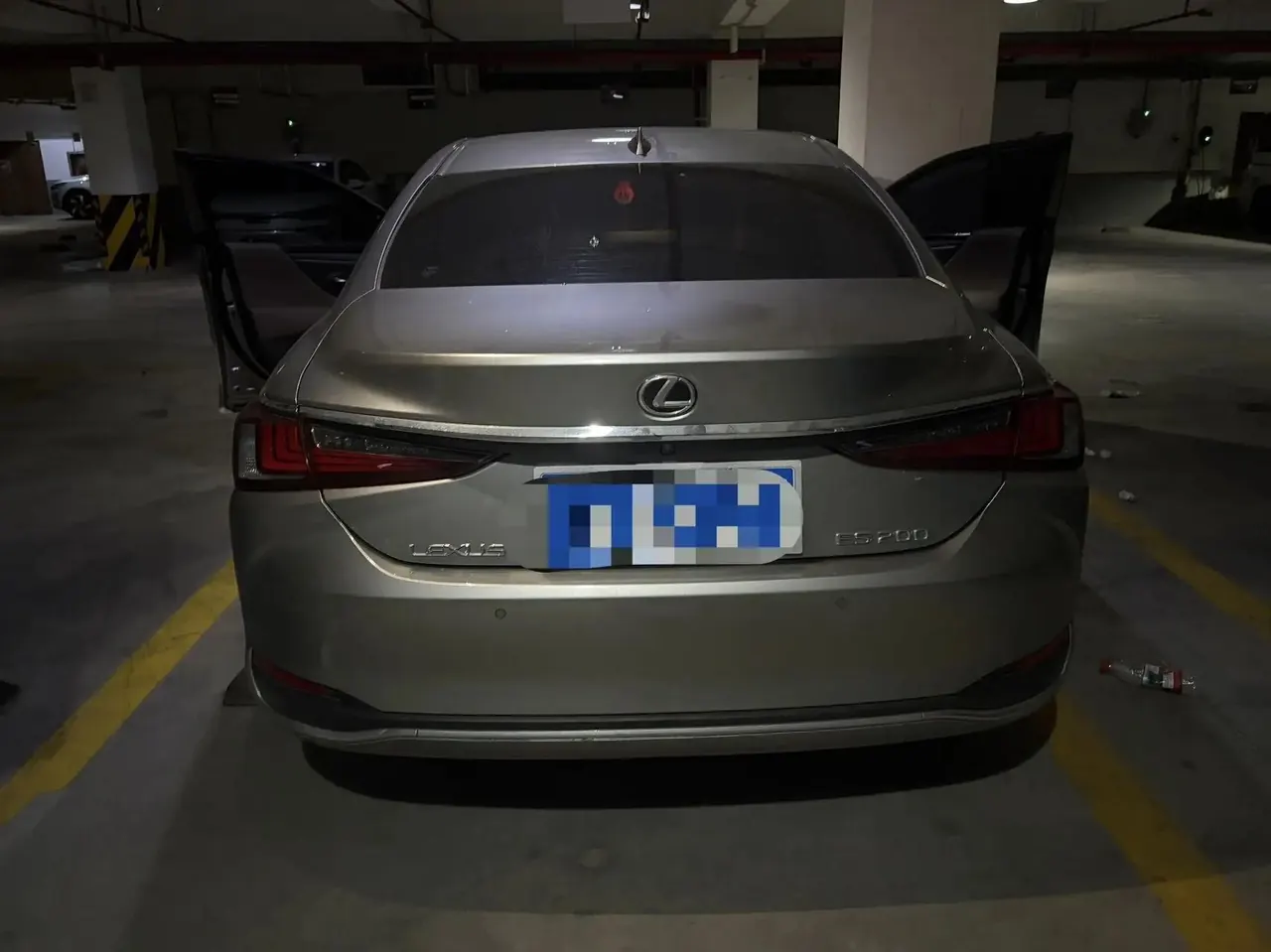 Lexus ES 2023 model 200 Premium Edition 5