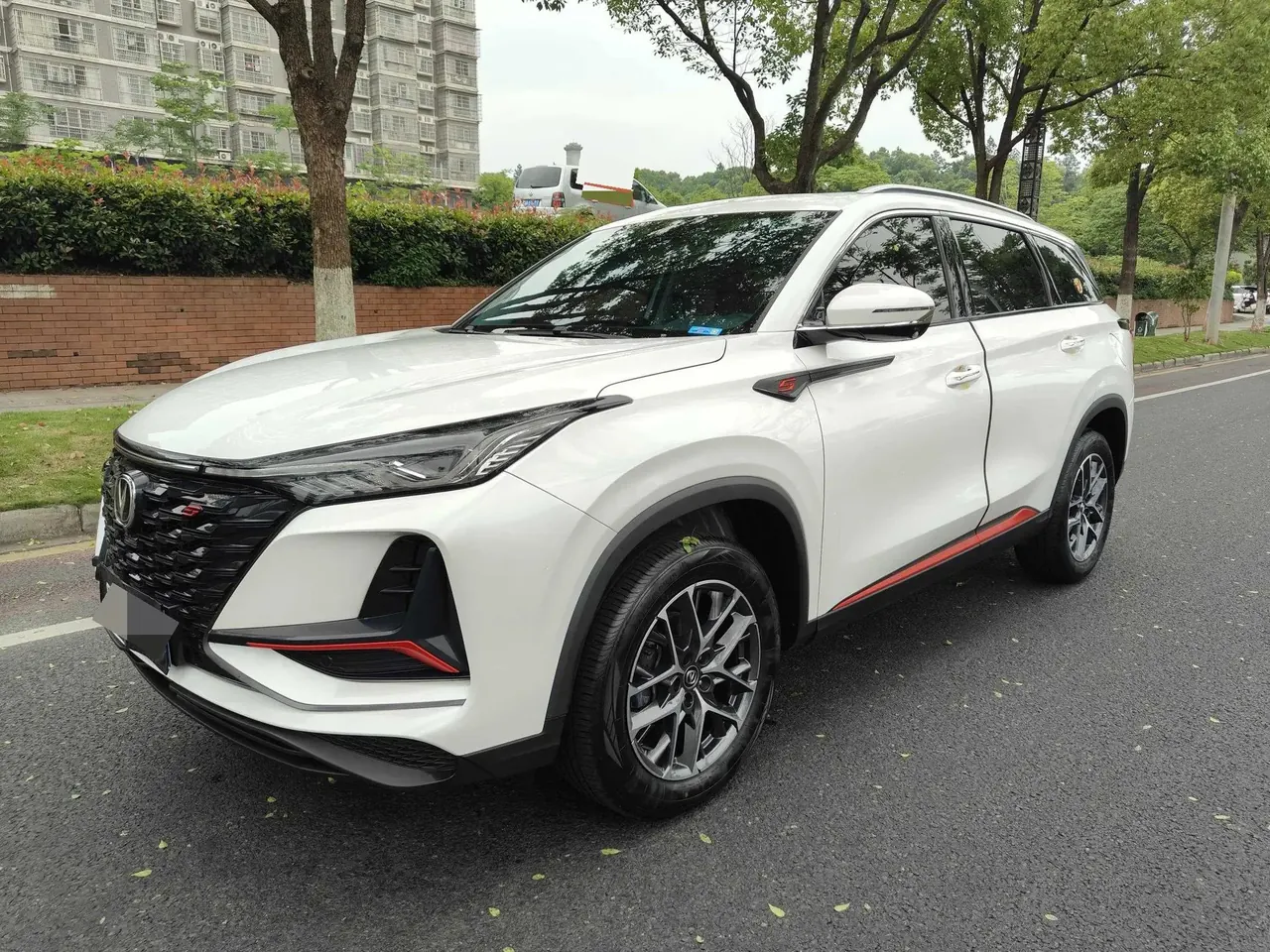 Открыть галерею: ChangAn CS75 PLUS 2022 Classic 1.5T Auto Pioneer
