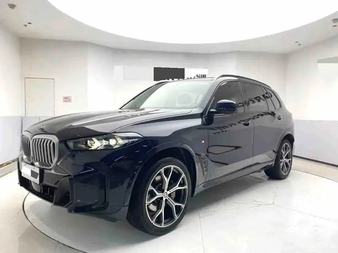 Open image lightbox: BMW 2023 X5 xDrive30Li 48V 2.0T Luxury Model M Sport Night Edition Automatic