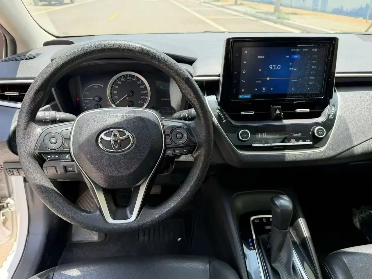 Corolla 2022 Double Engine 1.8L E-CVT Pioneer Edition 5