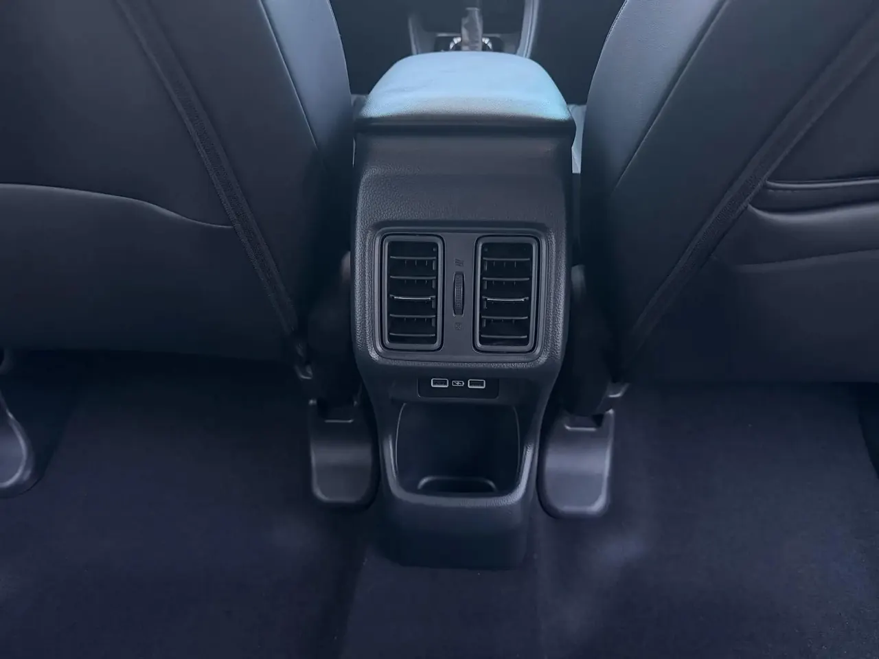Vezel 2023, 1.5L CVT Mid-Grade Model 5